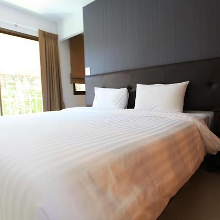 The One Residence Hotel Bangkok Exteriör bild
