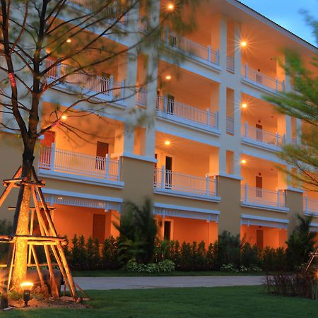 The One Residence Hotel Bangkok Exteriör bild