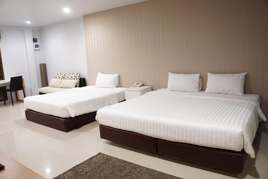 The One Residence Hotel Bangkok Exteriör bild